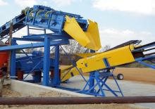 मोबाइल स्क्रीनिंग प्लांट Pilot Crushtec DWS2412