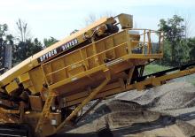 मोबाइल स्क्रीनिंग प्लांट Screen Machine Industries  Spyder 514TS3