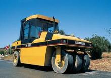 रबर-व्हील्ड रोलर Caterpillar PS 300 B