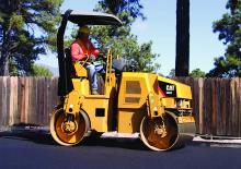 टैंडम वाइब्रेशन रोलर Caterpillar CB32