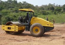 सिंगल-ड्रम रोलर Bomag BW 213 D-40