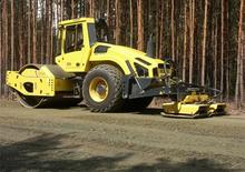 सिंगल-ड्रम रोलर Bomag BW 213 DH-4 BVC/P