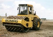 सिंगल-ड्रम रोलर Bomag BW 213 PDH-4