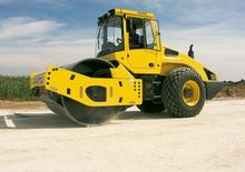सिंगल-ड्रम रोलर Bomag BW 214 DH-4