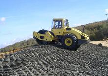 सिंगल-ड्रम रोलर Bomag BW 214 PDH-4