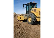 सिंगल-ड्रम रोलर Caterpillar CP68B