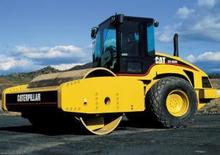 सिंगल-ड्रम रोलर Caterpillar CS 663 E