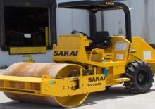 सिंगल-ड्रम रोलर Sakai SV204D