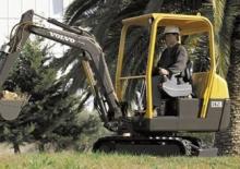 मिनी एक्सकेवेटर Volvo EC15B XTV