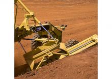 ग्रेडर Caterpillar 120K