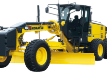 ग्रेडर Komatsu GD675-5