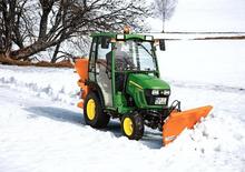 म्यूनिसिपल ट्रैक्टर फ्रंट हिच John Deere 2025 R