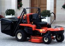 म्यूनिसिपल ट्रैक्टर फ्रंट हिच Kubota GZD 15 LD