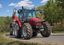 म्यूनिसिपल ट्रैक्टर फ्रंट हिच Massey Ferguson MF 6475