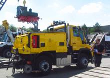 म्यूनिसिपल ट्रैक्टर फ्रंट हिच Unimog U 429 Euro 5