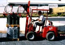 म्यूनिसिपल ट्रैक्टर फ्रंट हिच Grünig Uni Truck 4 W 1005