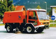 म्यूनिसिपल ट्रैक्टर फ्रंट हिच Lindner Unitrac 95