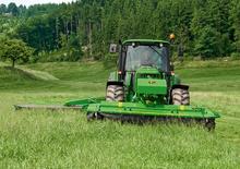 फ्रंट-माउंटेड मोवर - कंडीशनर के साथ डिस्क John Deere 228