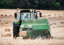 राइडिंग लॉन मोवर और गार्डन ट्रैक्टर John Deere S180 