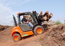 रफ टेरेन फोर्कलिफ्ट Ausa C 150 H x4