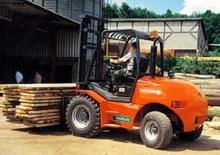रफ टेरेन फोर्कलिफ्ट Ausa C 400 H-500