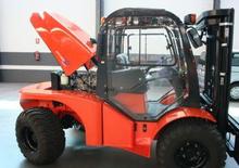 रफ टेरेन फोर्कलिफ्ट Mast Explorer H 40 DA