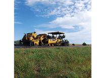 व्हील्ड एस्फाल्ट पेवर Caterpillar AP1000F