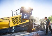 ट्रैक्ड एस्फाल्ट पेवर Bomag BF 700 C 2 S 600