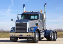 रिजिड चेसिस Freightliner 122SD 58 XT Mid Roof Detroit DD16