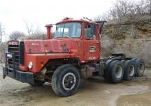 रिजिड चेसिस Mack DM-800ST CA492 Cummins NTC 300 6x4