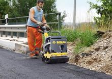 रिवर्सिबल वाइब्रेटरी प्लेट कॉम्पेक्टर Bomag BPR 25/40