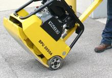 रिवर्सिबल वाइब्रेटरी प्लेट कॉम्पेक्टर Wacker Neuson BPU3050A