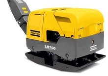 रिवर्सिबल वाइब्रेटरी प्लेट कॉम्पेक्टर Atlas Copco LH 700