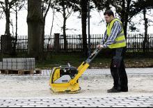 रिवर्सिबल वाइब्रेटरी प्लेट कॉम्पेक्टर Wacker Neuson WPU1550Aw