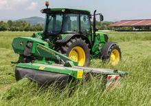 रियर-माउंटेड मोवर - कंडीशनर के साथ डिस्क John Deere 324A