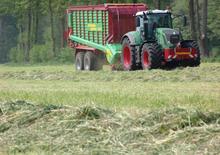 साइलेज ट्रेलर Strautmann Giga-Vitesse CFS 4401