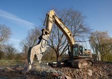 कंक्रीट पल्वराइज़र Caterpillar P215