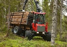 फॉरवर्डर Komatsu 840 TX