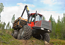 फॉरवर्डर Komatsu 890.3