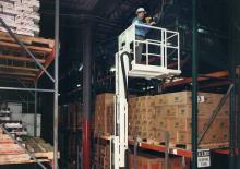 सिंगल वर्टिकल मास्ट बूम लिफ्ट Lift-A-Loft AMV36-19