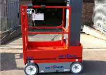 सिंगल वर्टिकल मास्ट बूम लिफ्ट Skyjack SJ 16