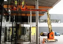 सिंगल वर्टिकल मास्ट बूम लिफ्ट JLG-Toucan Toucan 12E Plus