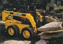 स्किड स्टीयर लोडर John Deere Construction 6675