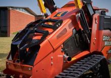 स्किड स्टीयर लोडर Ditch Witch SK900