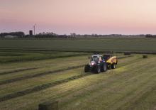 स्क्वायर बेलर New Holland BB 890 RC