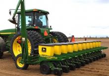 सोइंग मशीन John Deere 1735