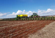 सोइंग मशीन John Deere DB90