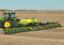 सोइंग मशीन John Deere DR24