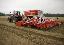 सोइंग मशीन Pöttinger Terrasem C 6 fertilizer
