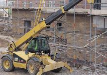 टेलीहैंडलर Caterpillar TH 82
